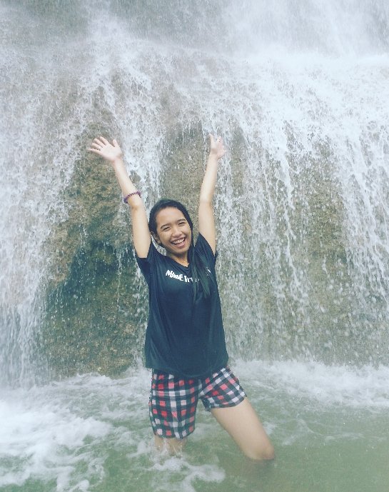 Happy kid, falls