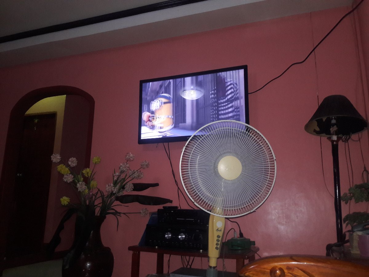 watching movie, despicable me 3, at house