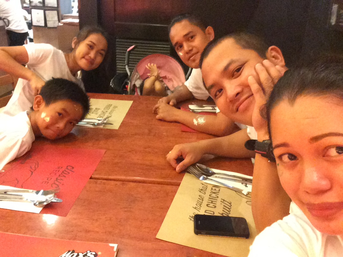 Fam bond @Maxs Restau