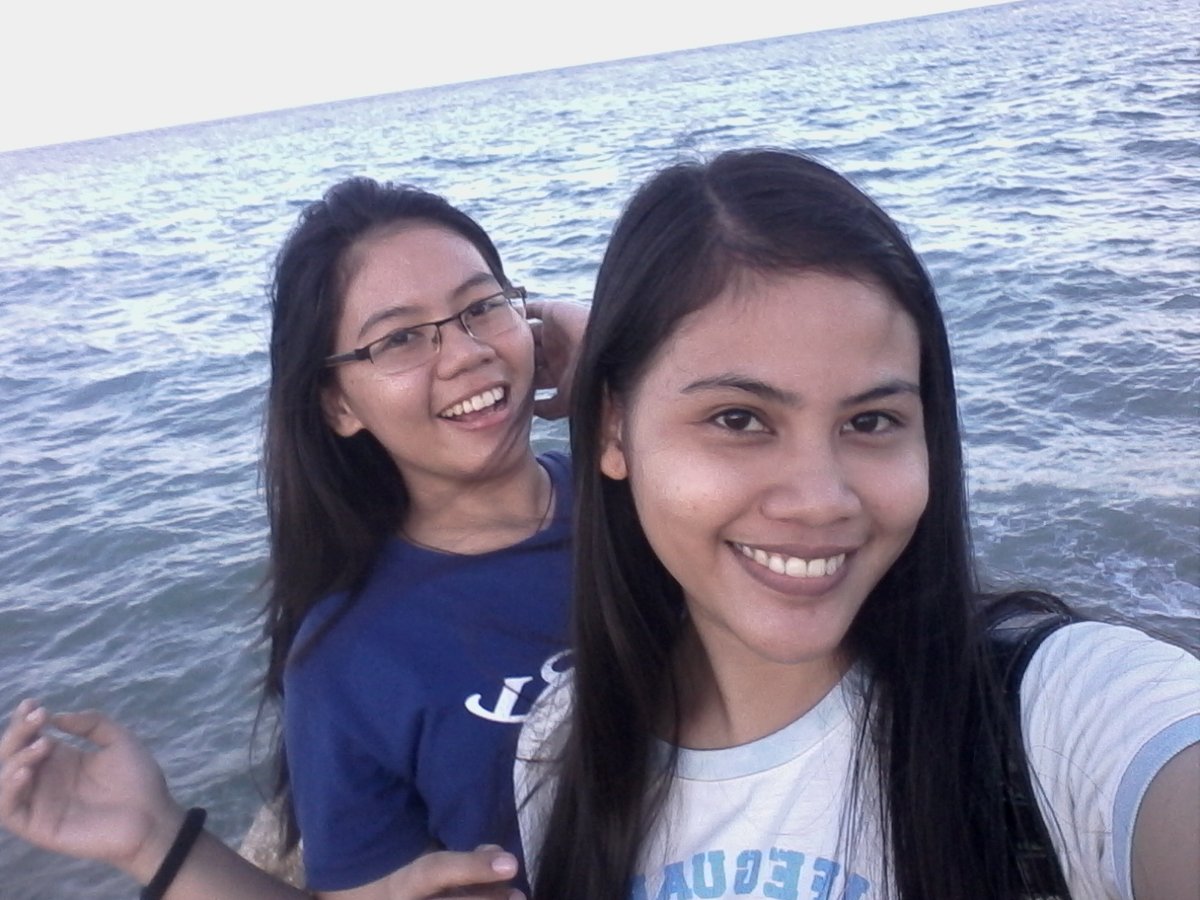 Sisters, sea, love