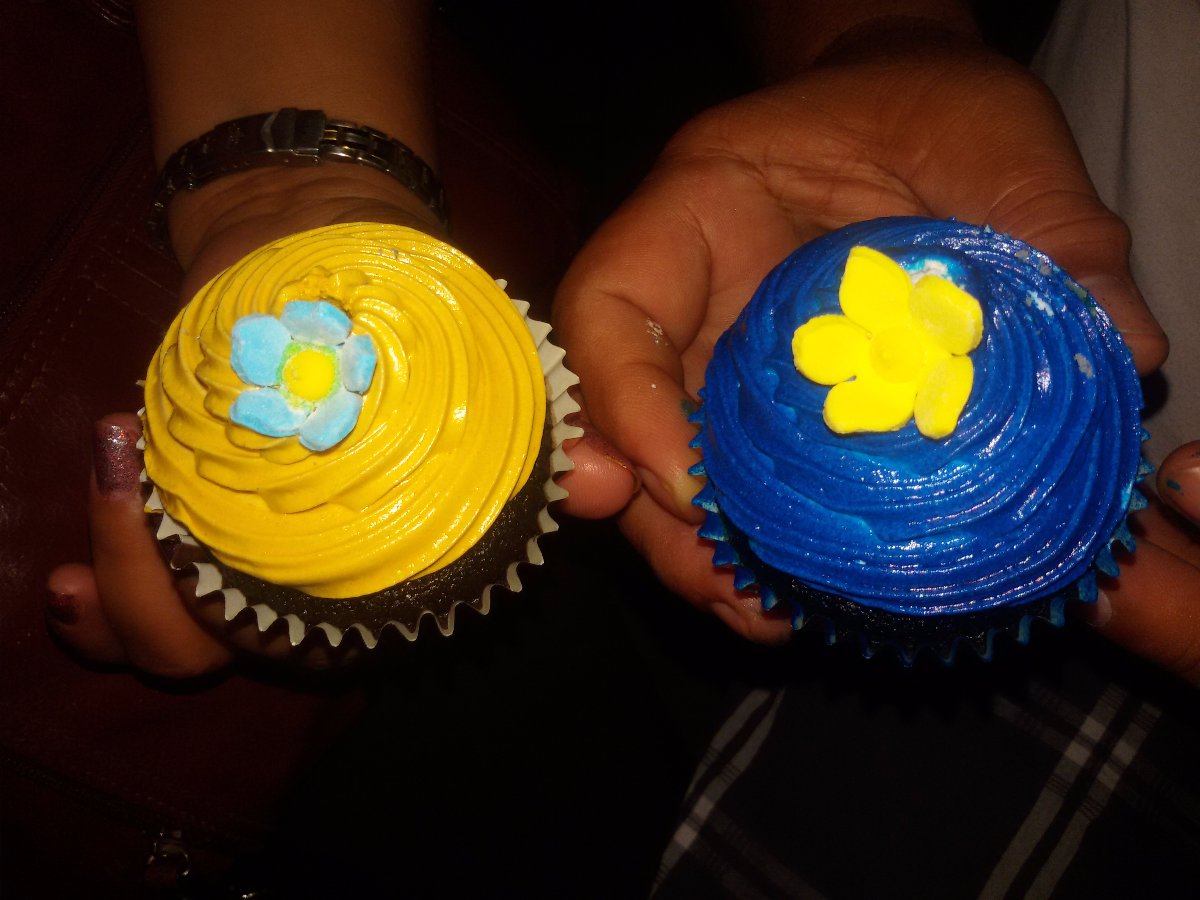 mama and papa, couple, forever love, cupcakes