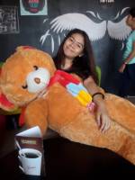 wing one cafe, big hugs