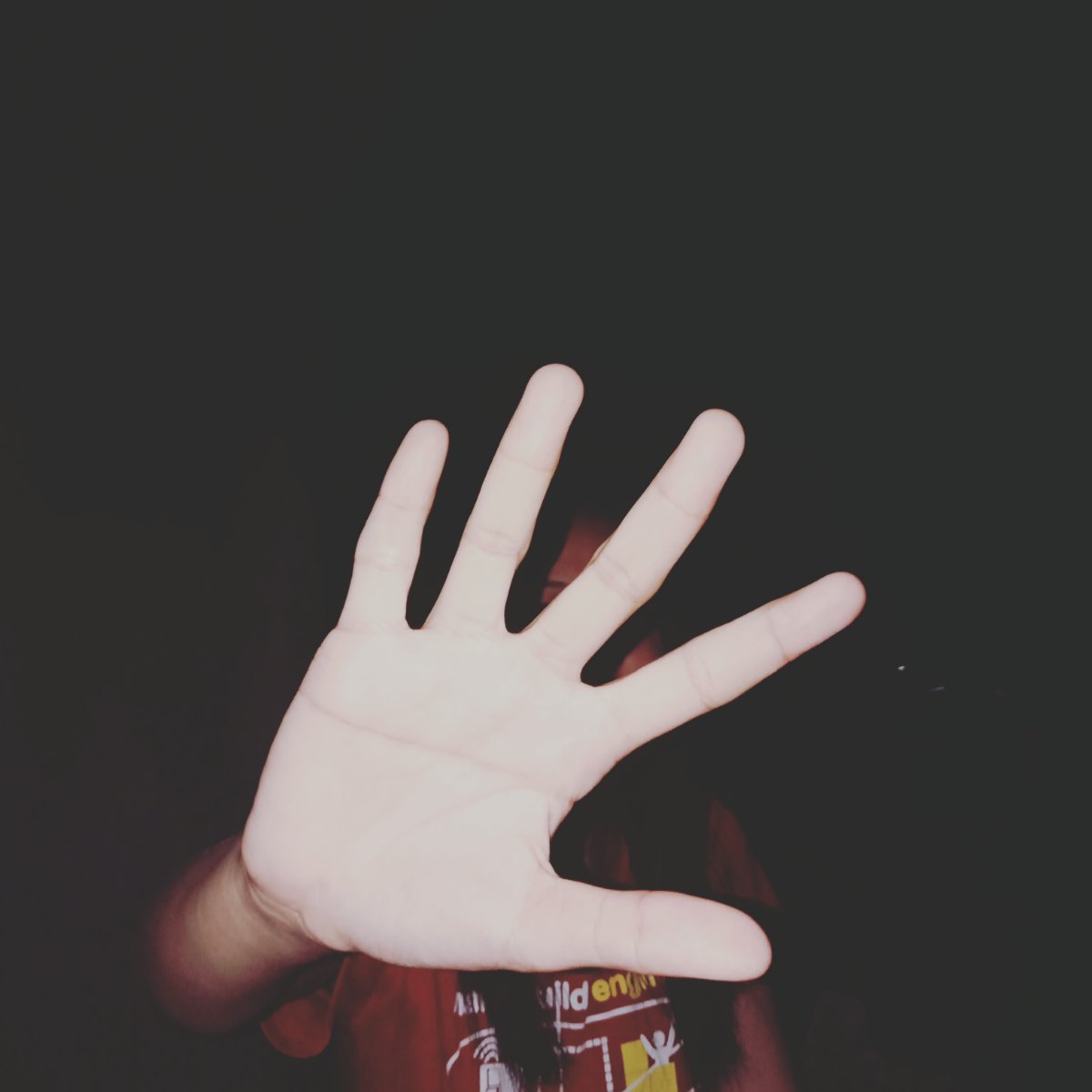I dont live in darkness