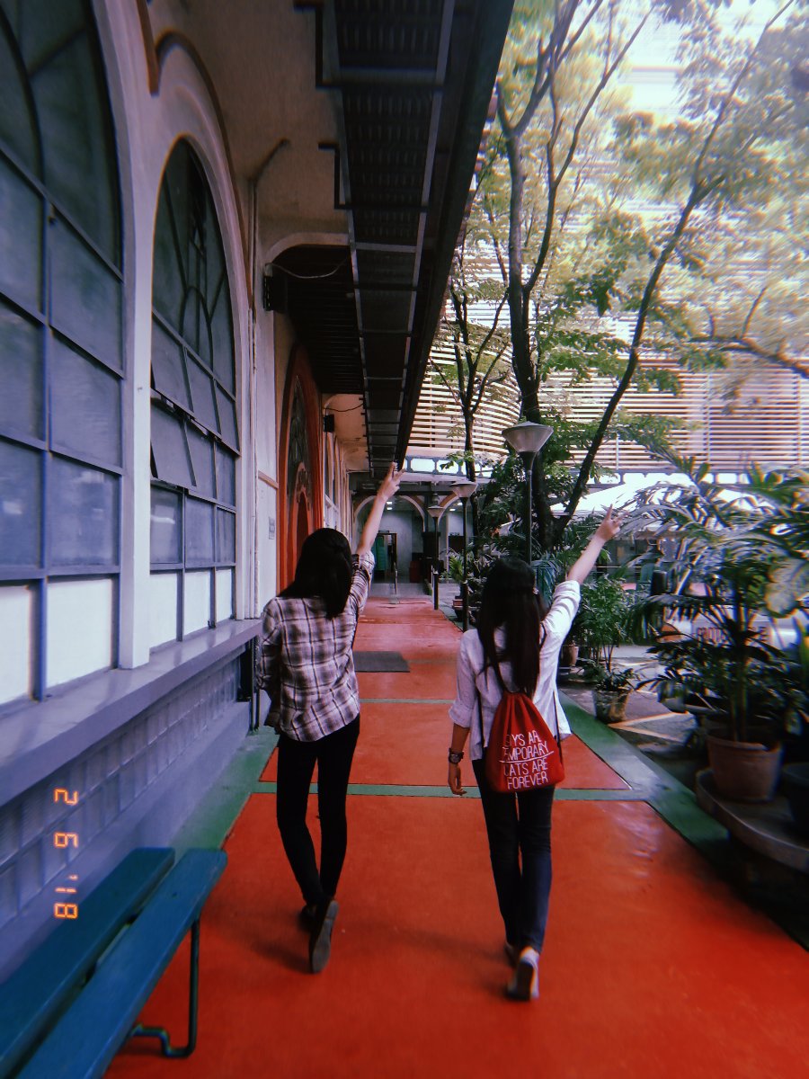 Peace, girlfriends