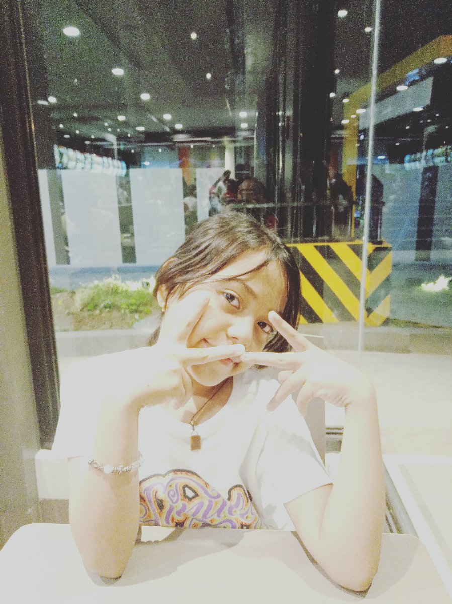 Smile peace cutie