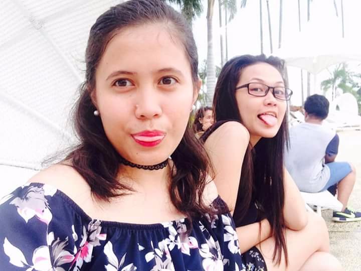 Tongue out, wacky, with klar, bestfriends for life
