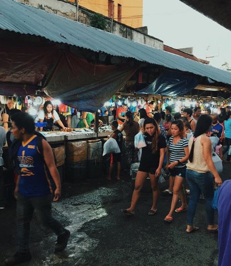 busy afternoon at the mercado