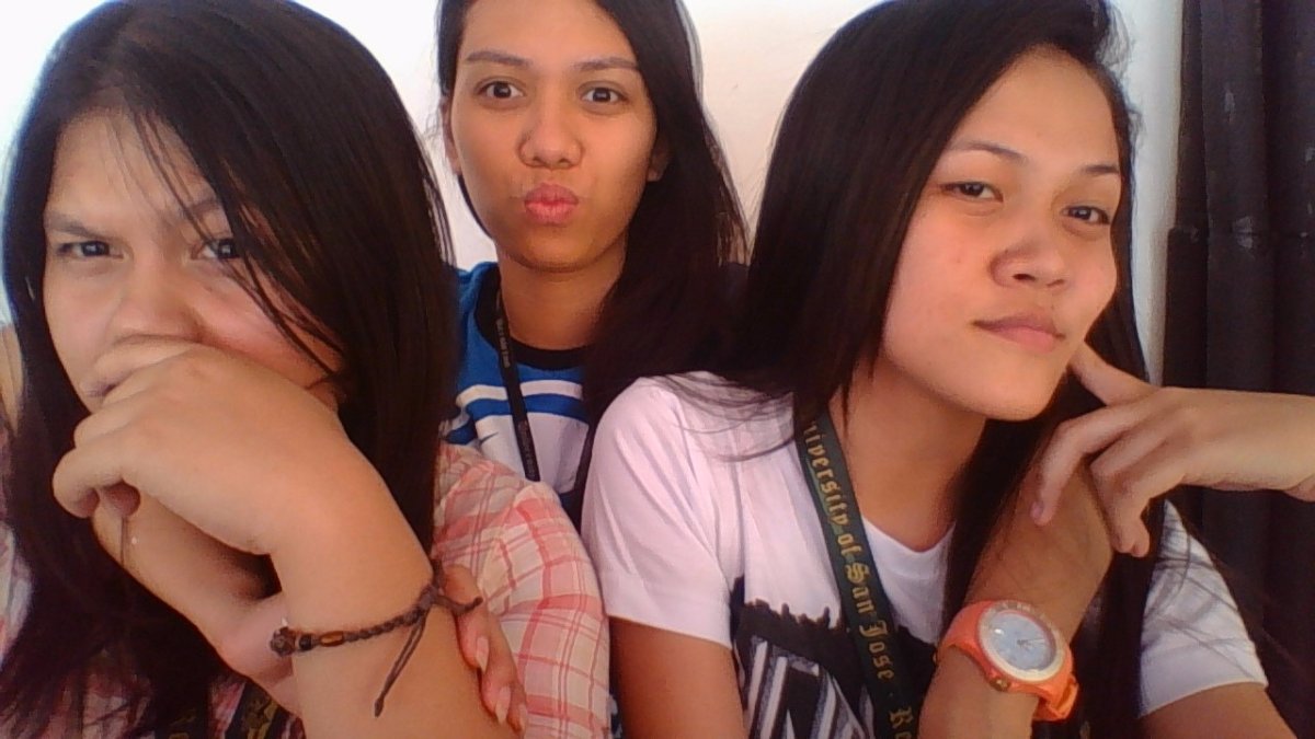 pouty, spil