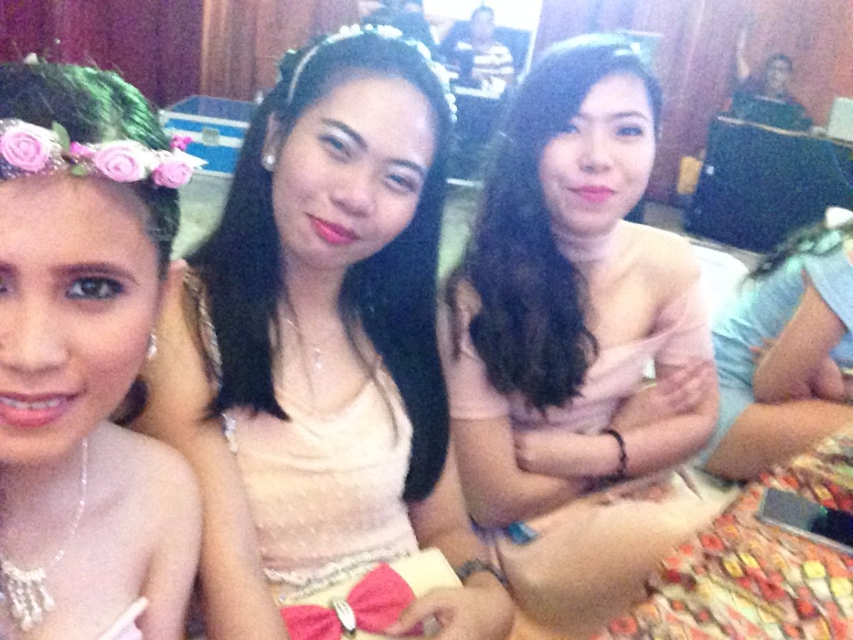 pretty gals