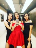 Elegance is the physical quality, girlfriends, acquaintance party