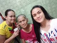 With lola and te naleen