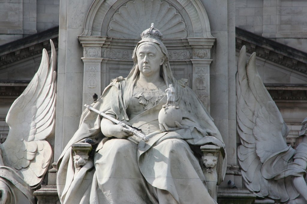 Queen Victoria Statue, outside Buckingham Palace, London, UK