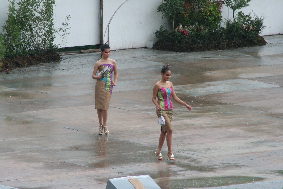 Sinulog 2011, main stadium, fashion show in the rain