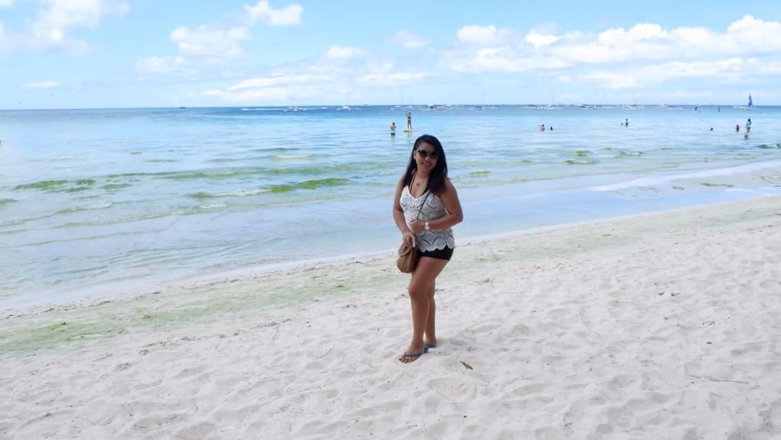Look at that fine white sand