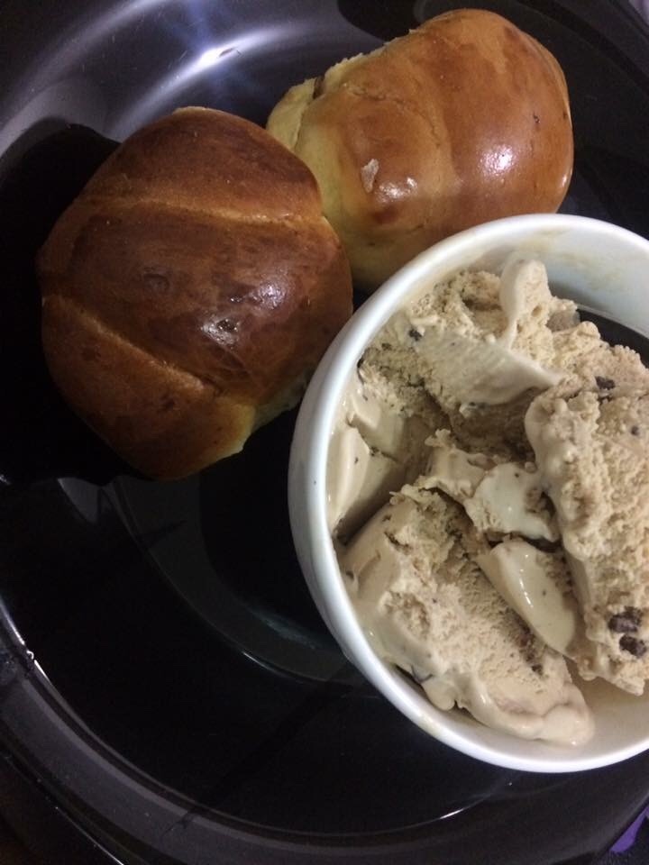 Bread, and, icecream, snacks, happy