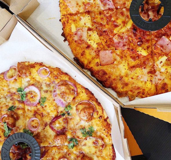Yellow cab pizza is love 