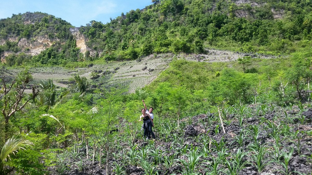 pose in a mountain