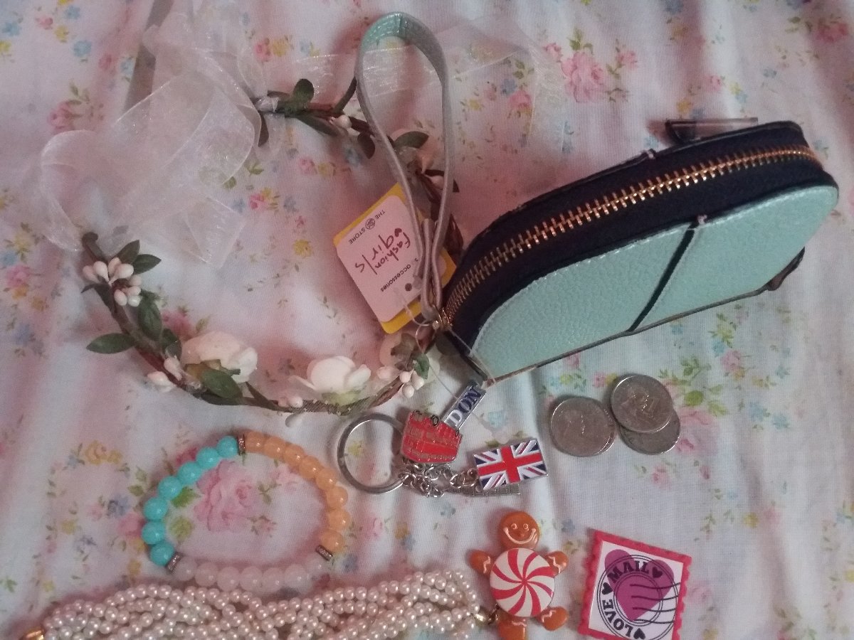 London keychain, bracelet, wallet, coins, flower crown, lovemail stick