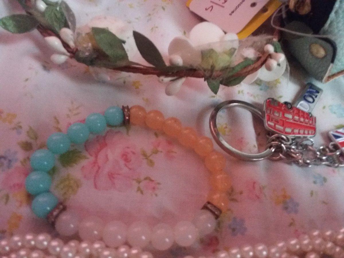 London keychain, bracelet, wallet, coins, flower crown, lovemail stick