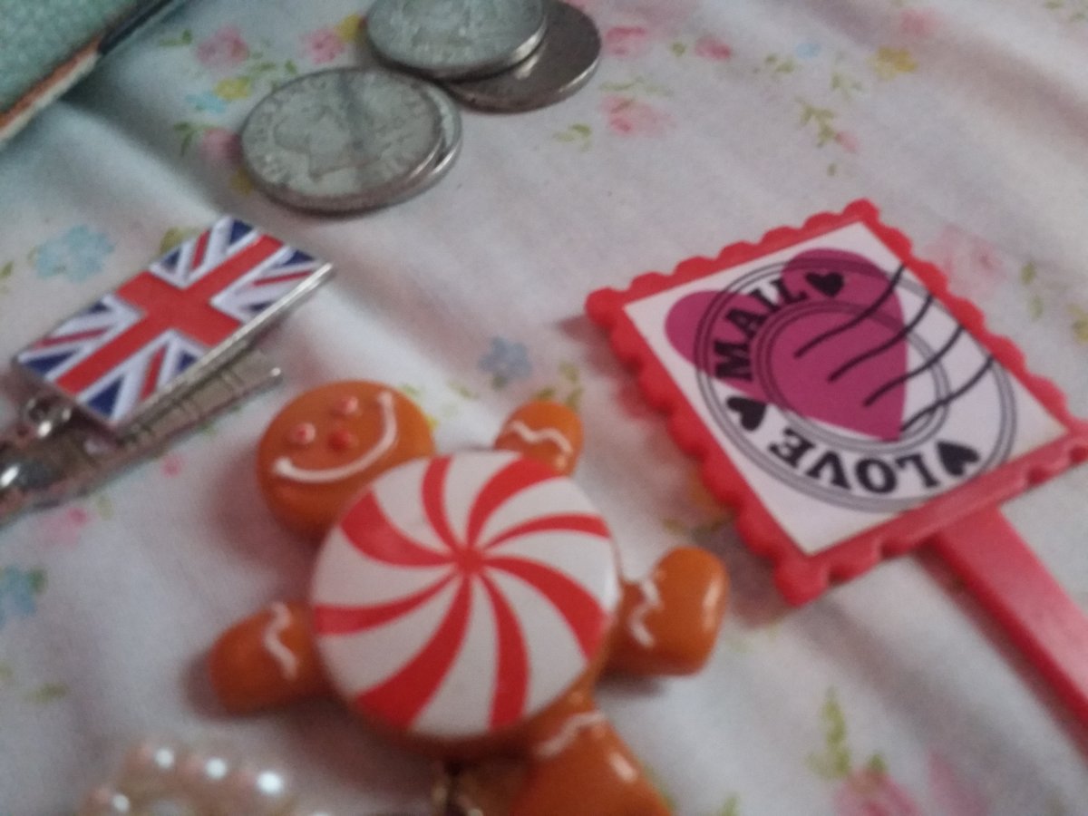 London keychain, bracelet, wallet, coins, flower crown, lovemail stick