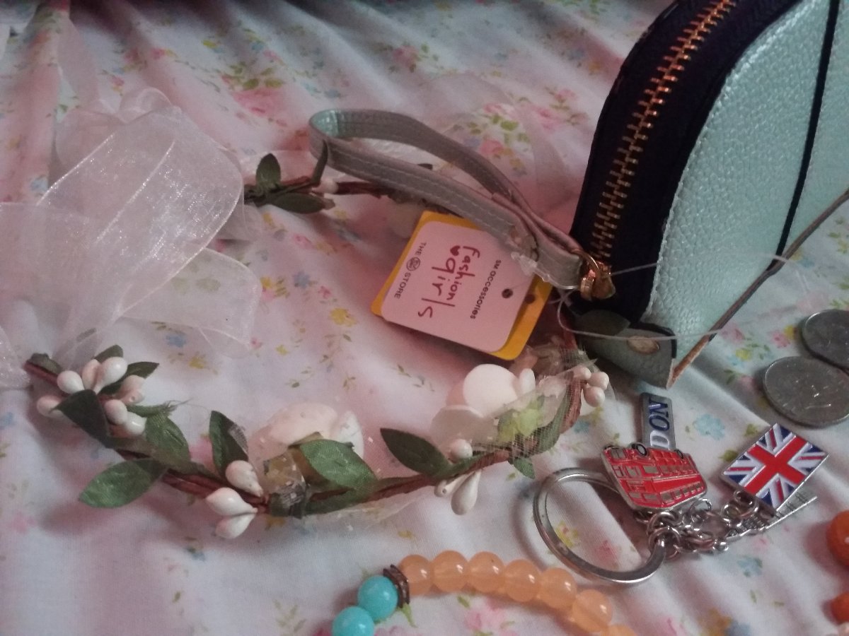 London keychain, bracelet, wallet, coins, flower crown, lovemail stick