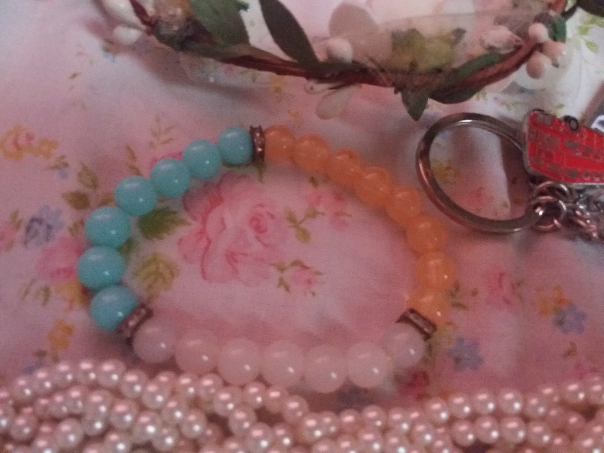 London keychain, bracelet, wallet, coins, flower crown, lovemail stick