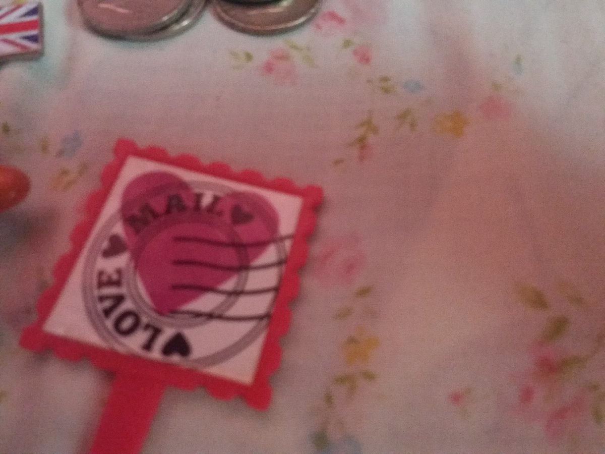 London keychain, bracelet, wallet, coins, flower crown, lovemail stick
