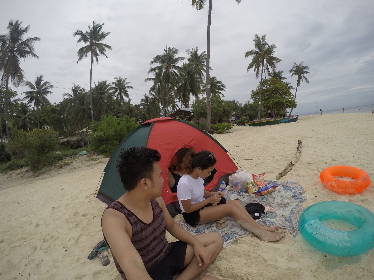 Life at the beach, friends