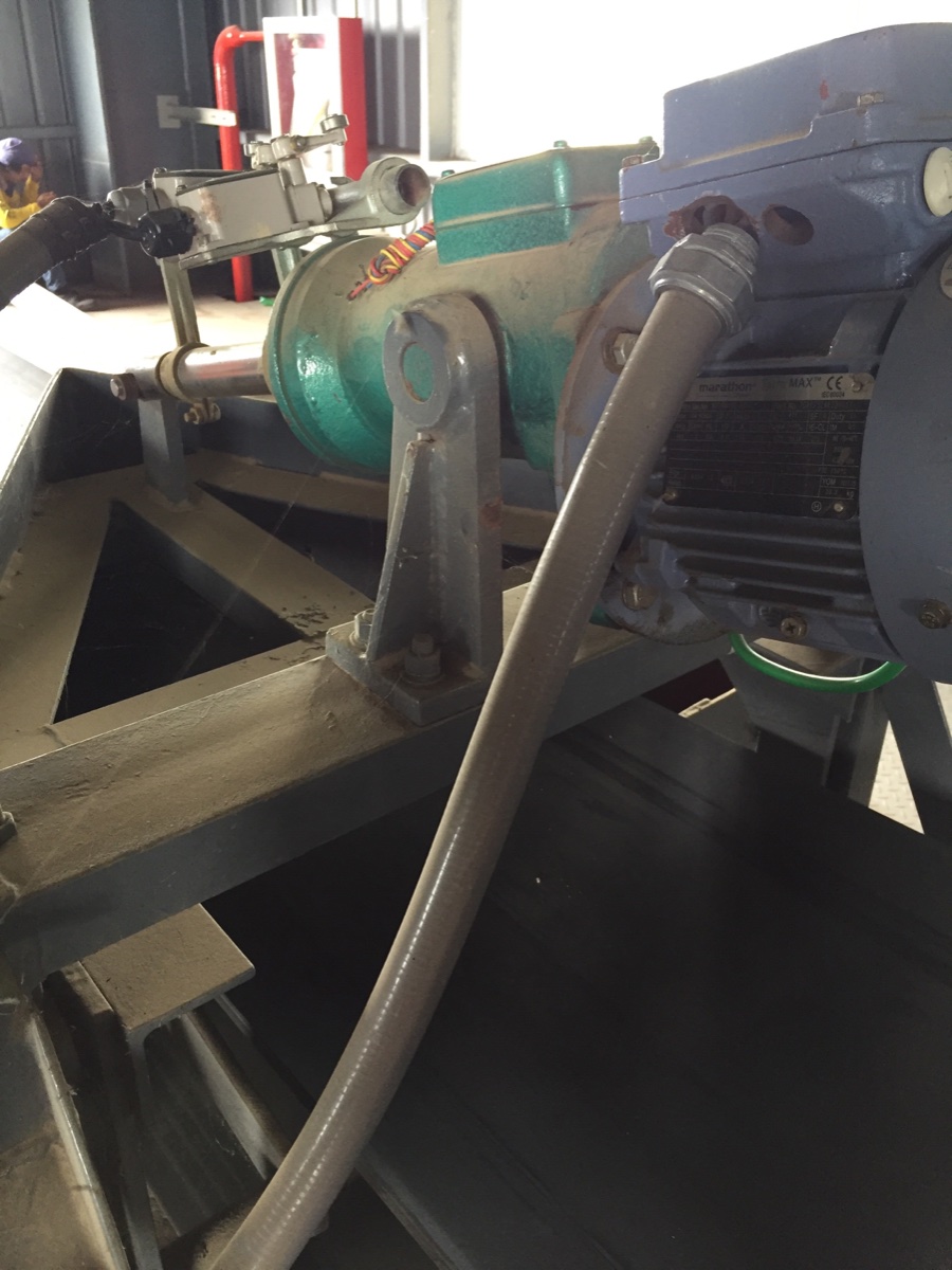 Plough discharger