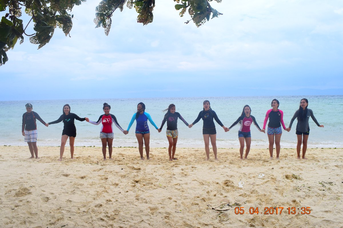 friends, hold, hands, beach