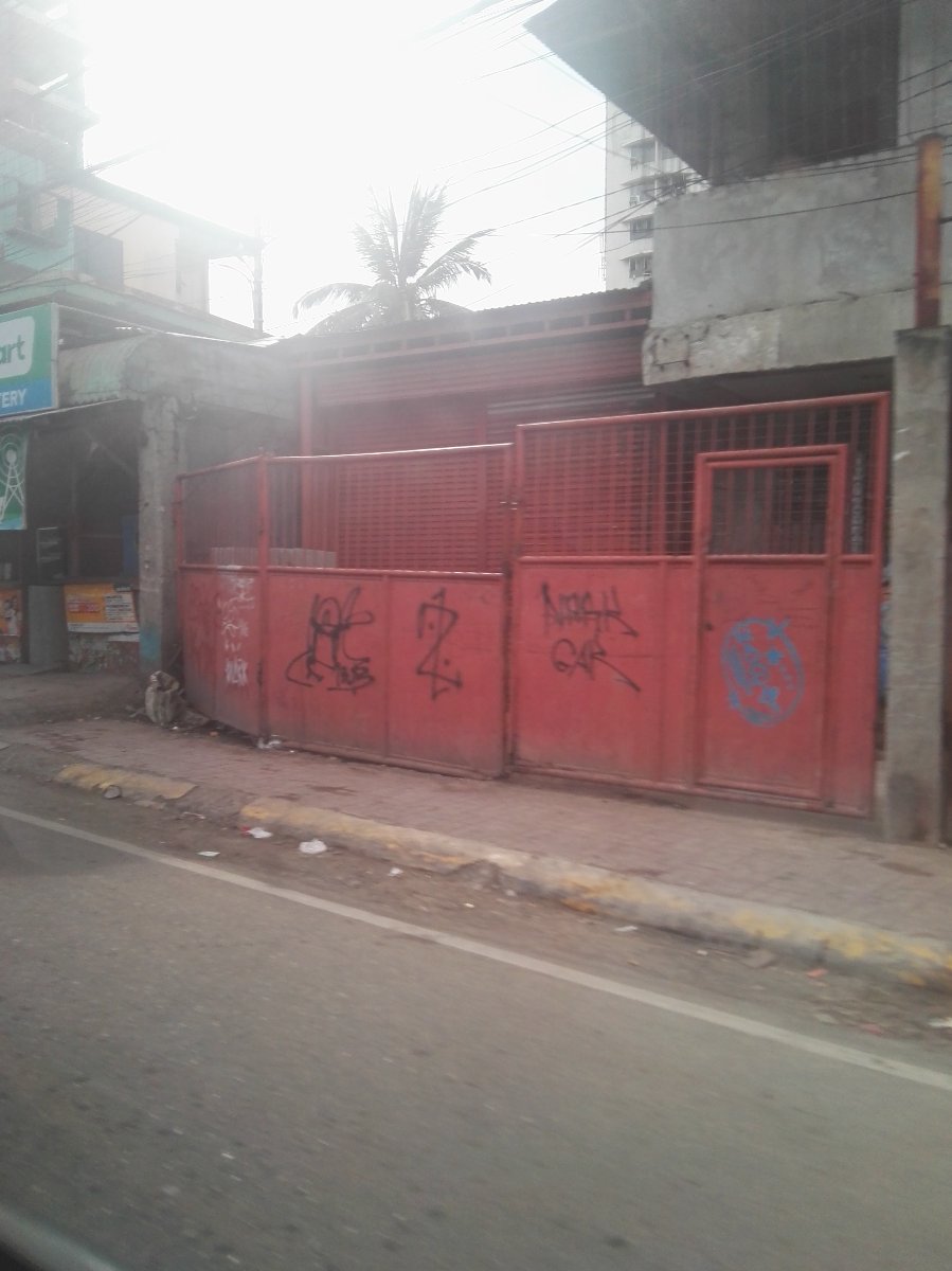 Gate