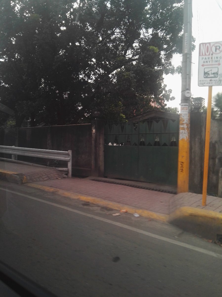 Gate