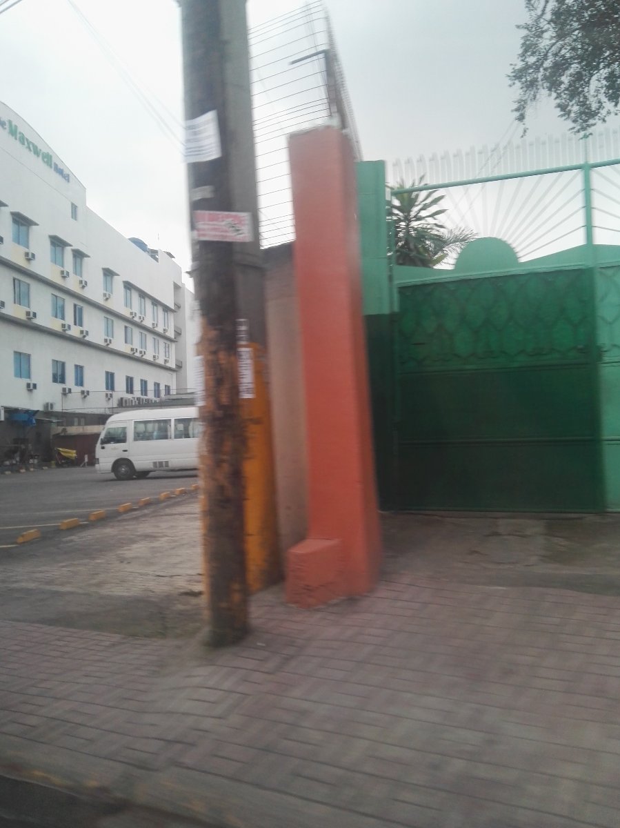 Gate
