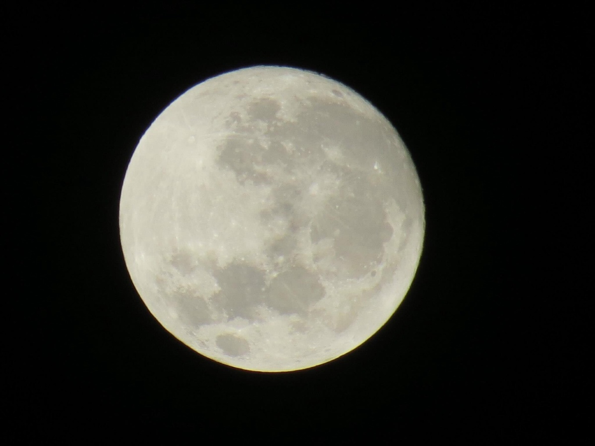 Full moon, super moon