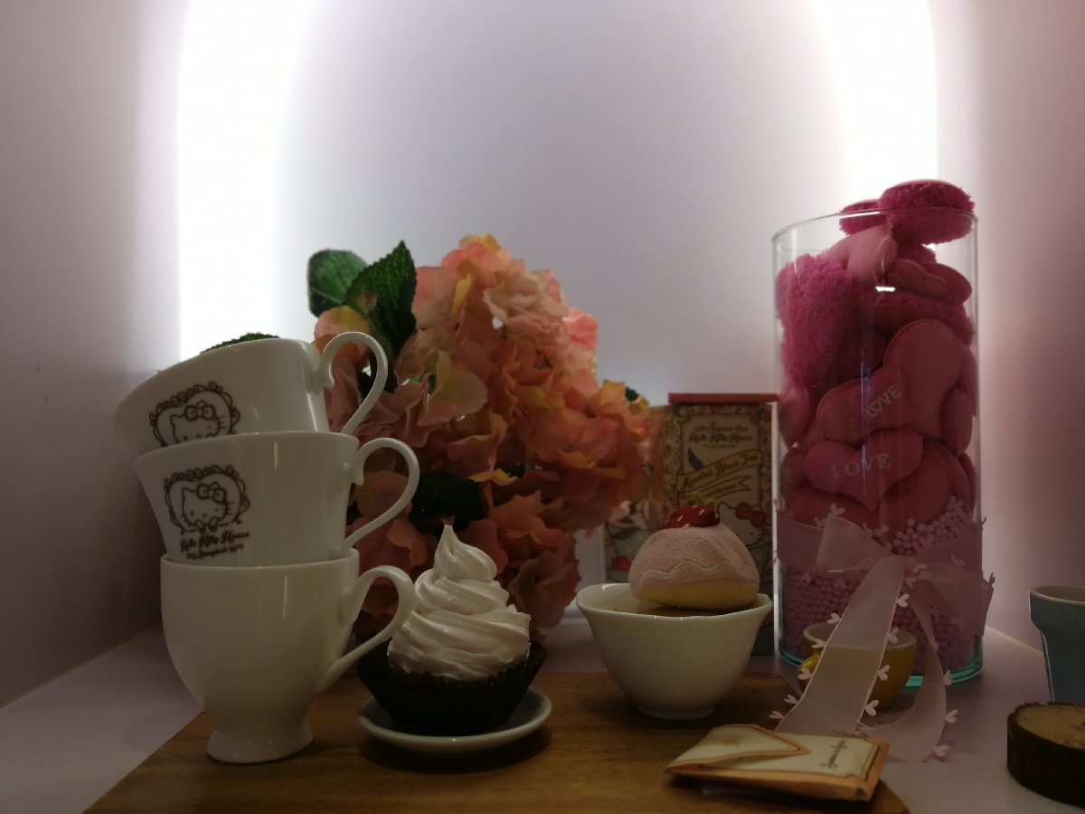 #sweets #hellokittyhouse #cupcakes #macaroons #tasty