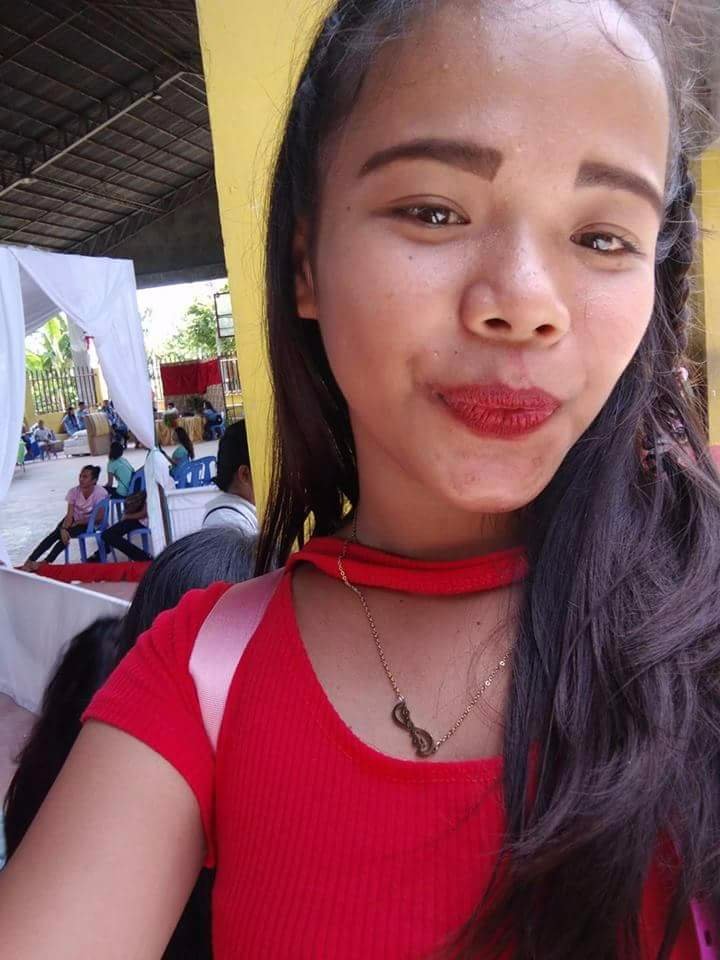 Red lips and red outfit