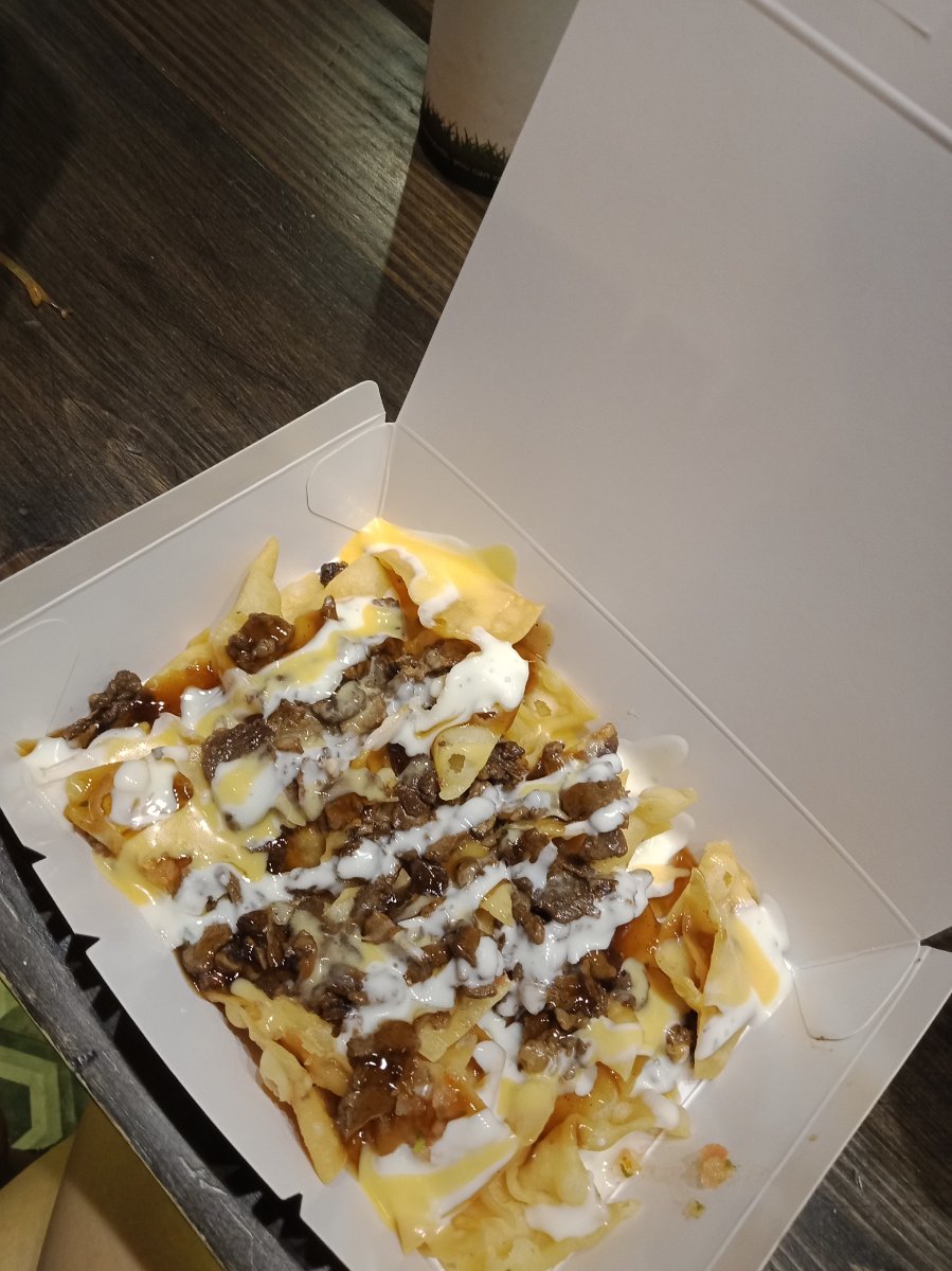 Chips shawarma cheese mayonnaise tortillas