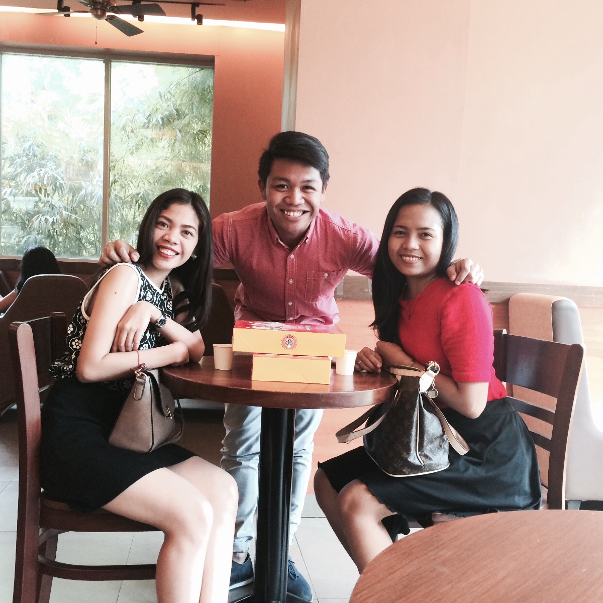 Catching up with bffs #childhoodfriends #frienship #love