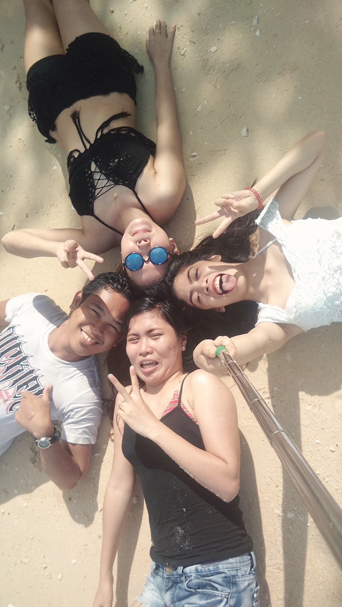 Signatory selfie with the squad #beach #workmates #restday #teambuilding