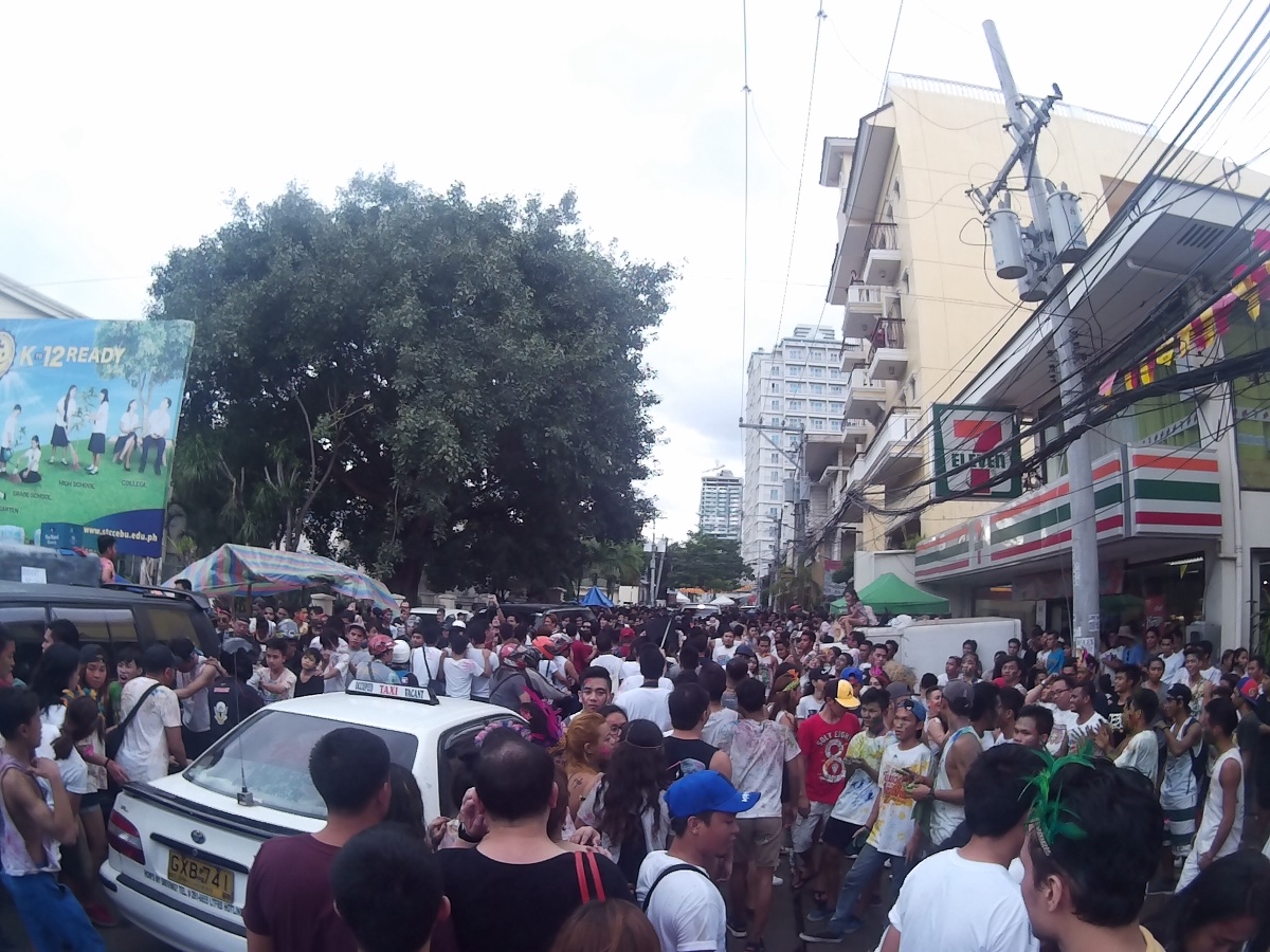 crowded place #Sinulog2017 #Mango