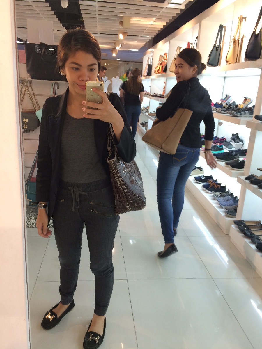 window shopping #mirrorselfie