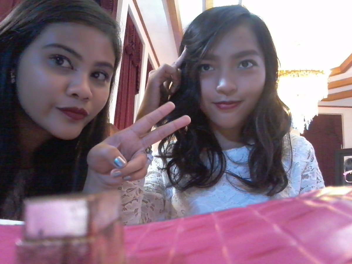 Side bangs, peace, party