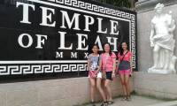 Temple, trio, wacky