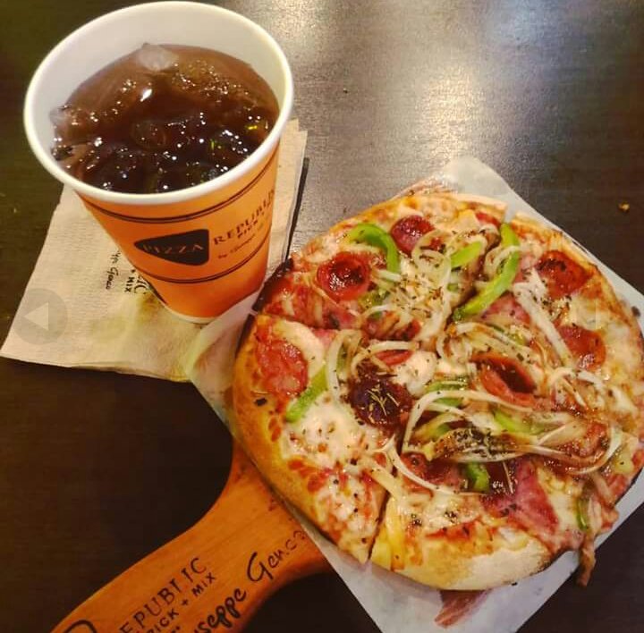 at pizza republic
