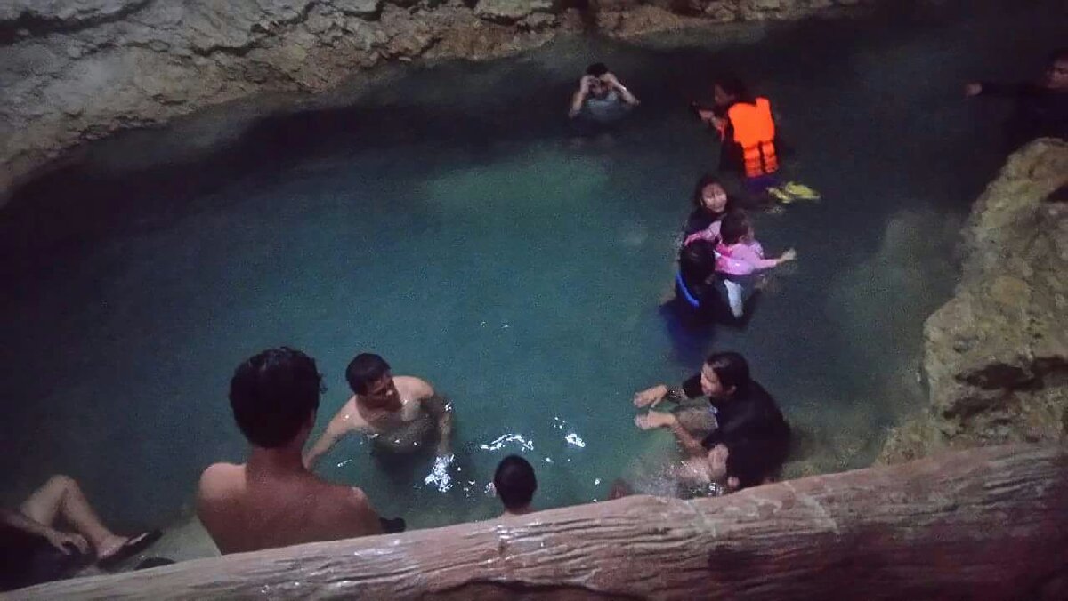 Crystal clear salty water, Paraiso Cave, Camotes Island
