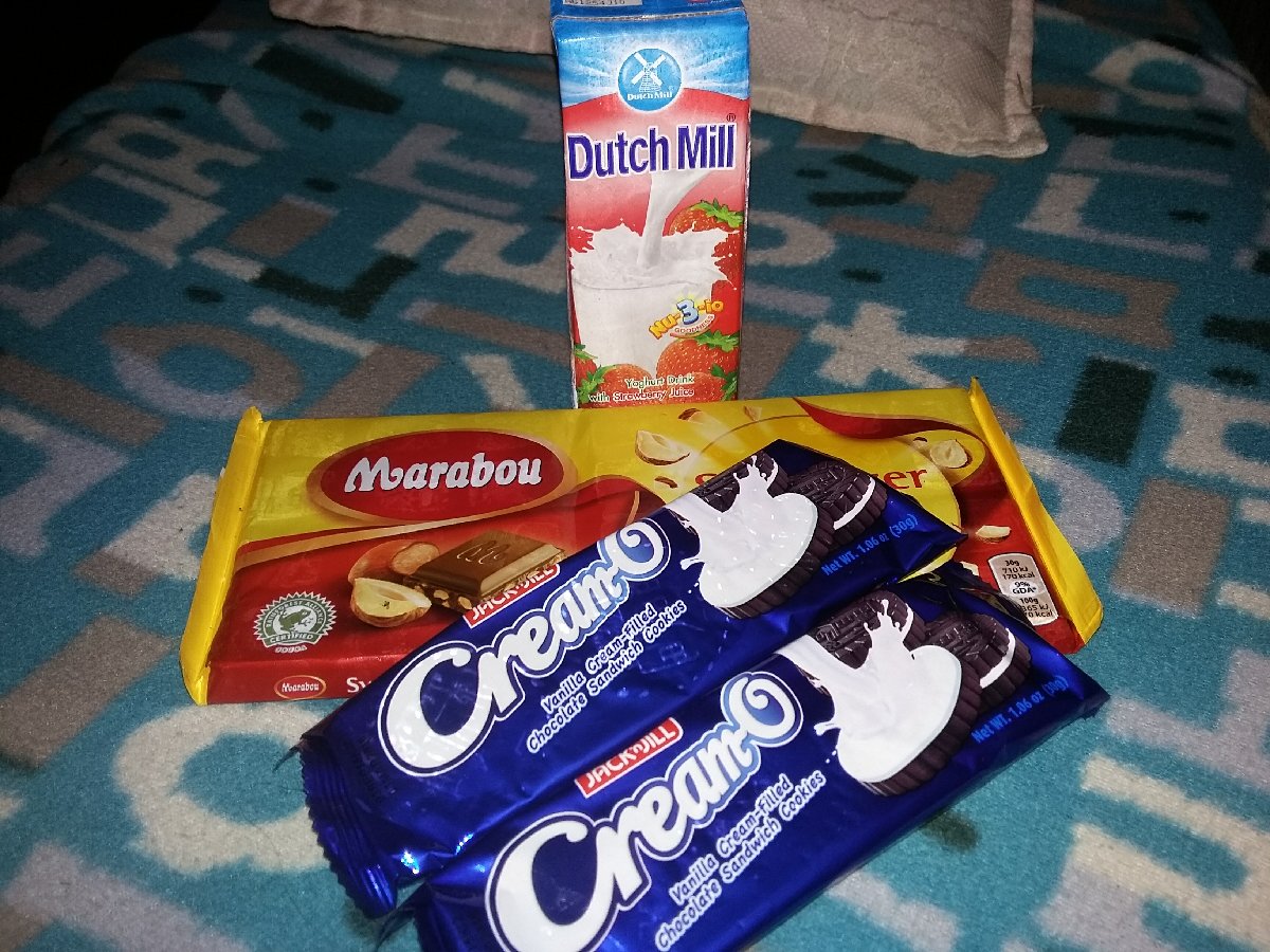snacks, dutchmill, chocolate, biscuits, cream o