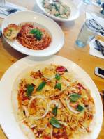 spaghetti with bread, pasta with tomato sauce, italian food