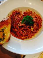 spaghetti with bread, pasta with tomato sauce, italian food
