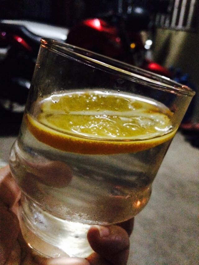 lemon in water