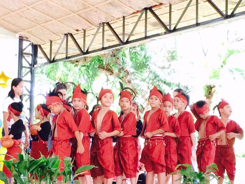 Kids ready to dance